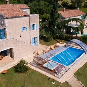 Julijud, Heated Pool, Jacuzzi, Dome And Sauna Villa Brajkovici (Pazin)
